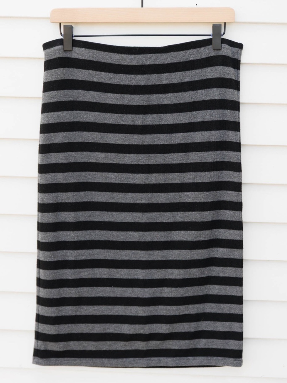 BB Dakota Black & Gray Striped Soft Stretchy Pencil Style Skirt Women's LG